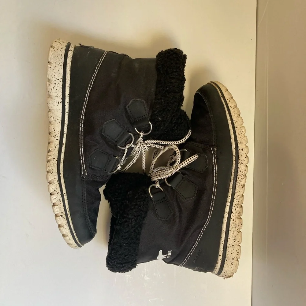 SOREL Women’s Cozy Carnival Snow Boot (Nori/Black)